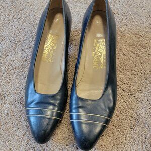 Salvatore Ferragamo navy low heels 8 B